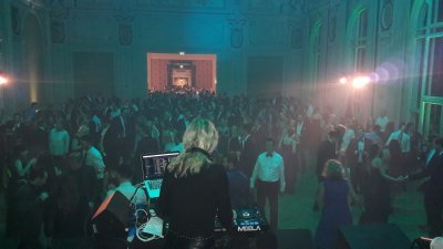 Universitätsball Wuppertal 2018
Warm up Dj für die Band Groovin Affairs
Djane MEELA Mendelssohn Saal - Stadthalle Wuppertal