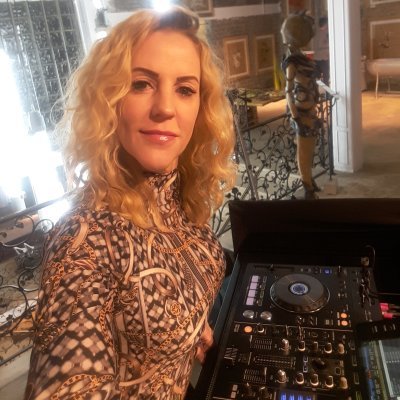 DJ
Djane MEELA
Das Werkhaus 
Düsseldorf 
Fashion Store