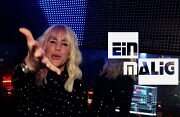 Party EINMALIG in Neuss. Kinky Party Deluxe. DJane MEELA in Action.
Hier ist House Music der Hauptteil