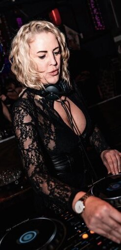 EINMALIG Events im Club 102 in Neuss